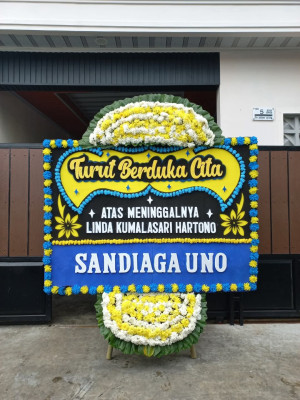 Papan Bunga Duka di Titi Kuning
